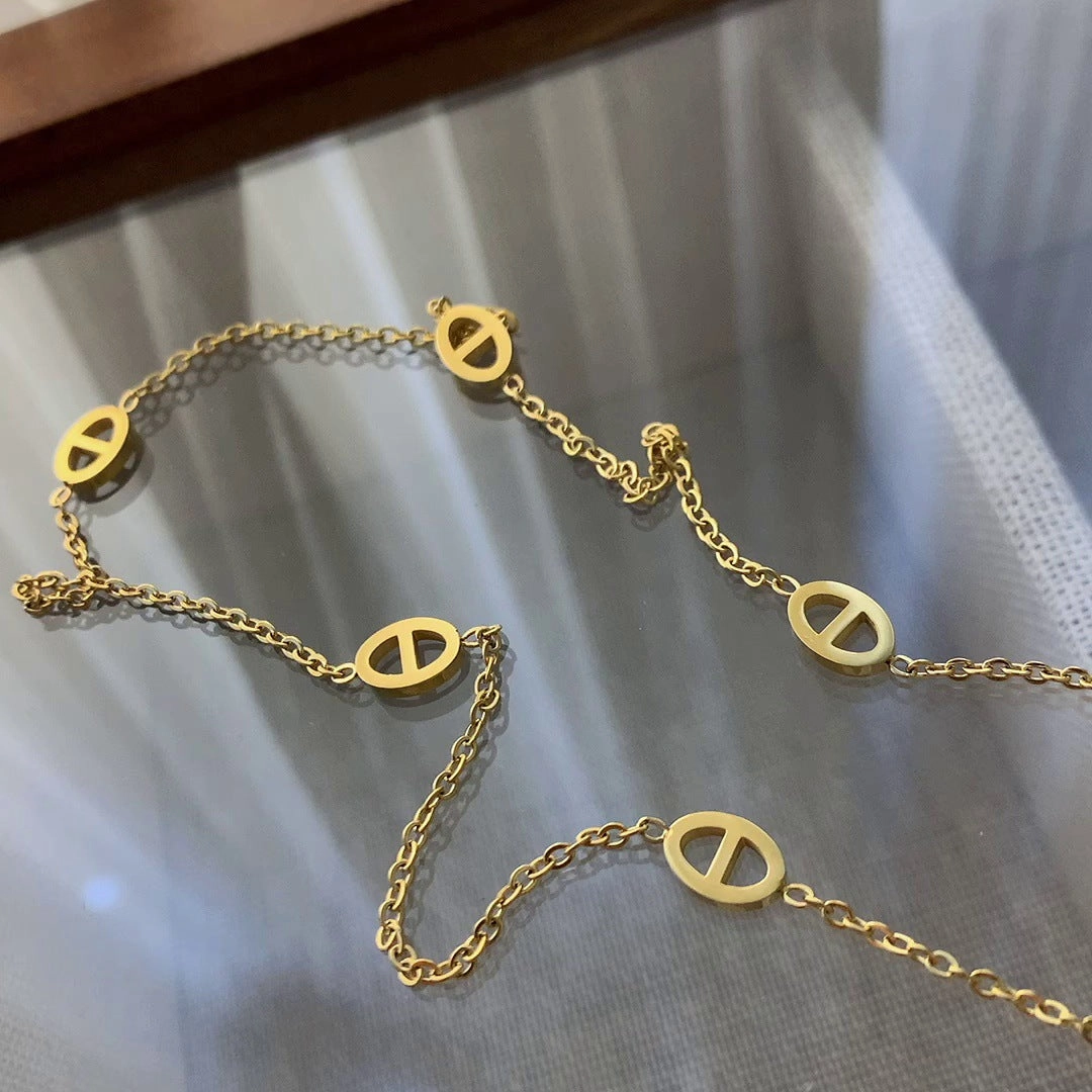 Wholesale Golden Pig Nose Titanium Steel Necklace Clavicle Chain