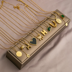 Wholesale Golden Titanium Steel Non-fading Necklace Clavicle Chain