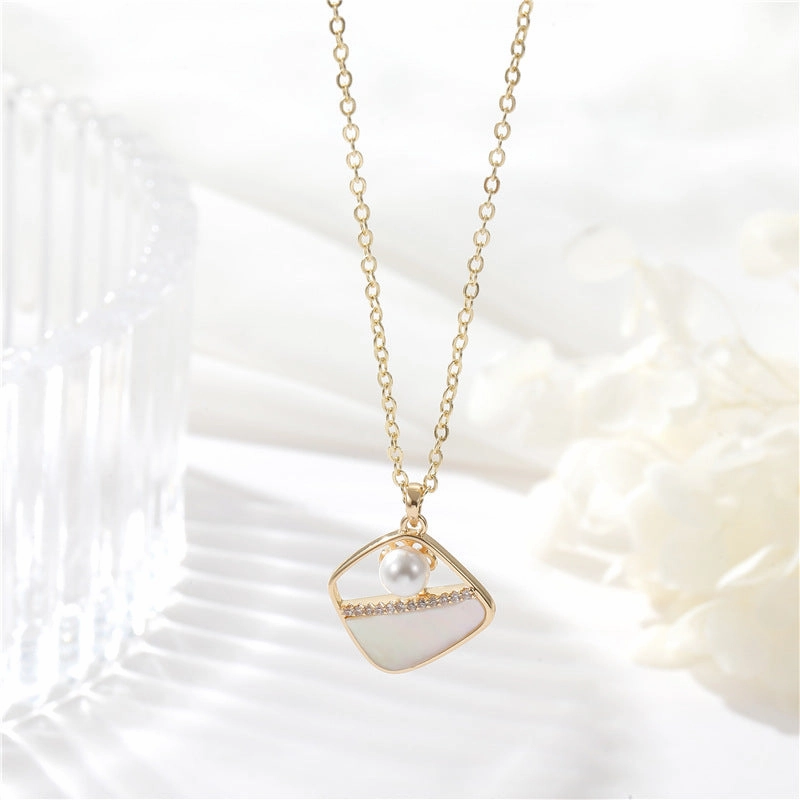 Wholesale Golden Trapezoid Shell Necklace Clavicle Chain