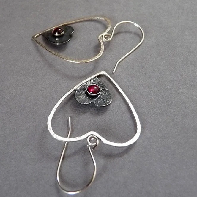Wholesale Goth Theme Heart Shaped Alloy Earrings Vintage Temperament