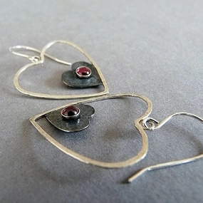 Wholesale Goth Theme Heart Shaped Alloy Earrings Vintage Temperament