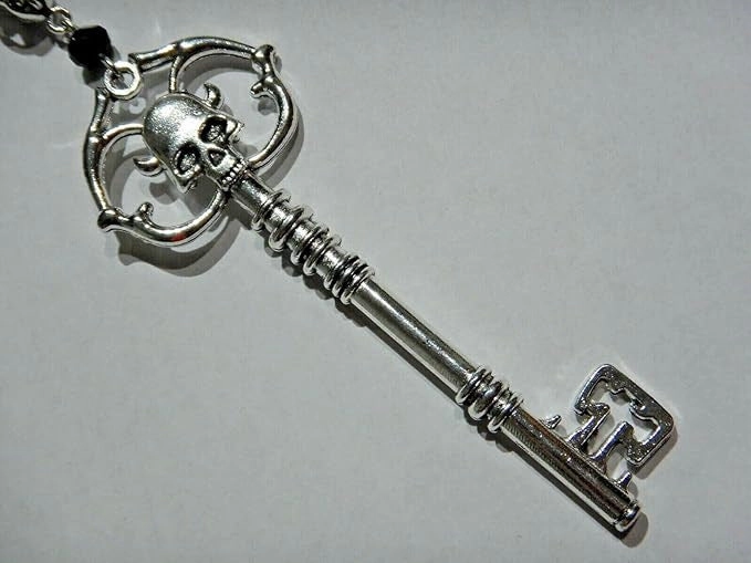 Wholesale Gothic Dark Skull Key Necklace