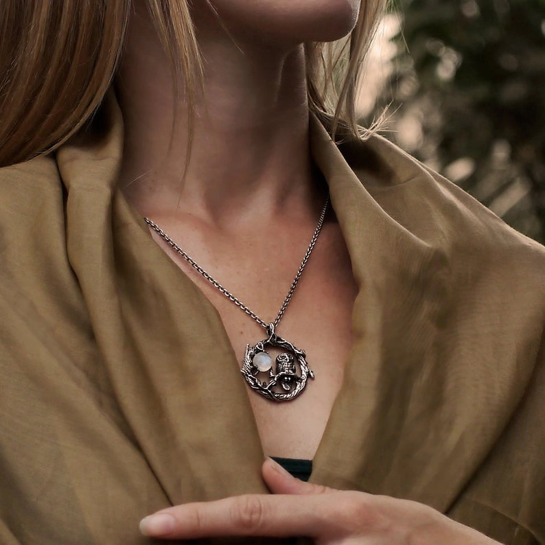 Wholesale Gothic Moonlight Stone Alloy Pendant Necklaces