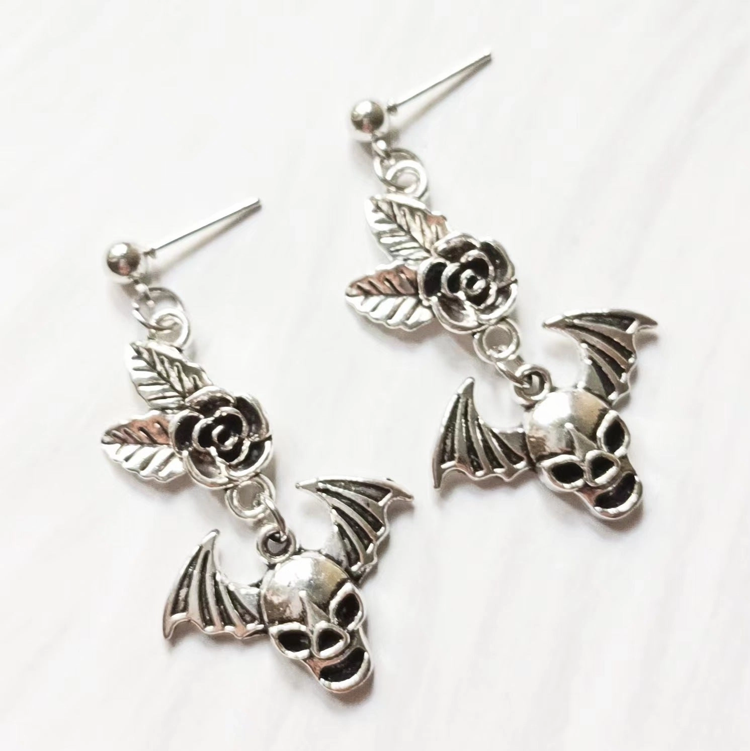 Wholesale Gothic Rose Bat Wings Skull Pendant Earrings