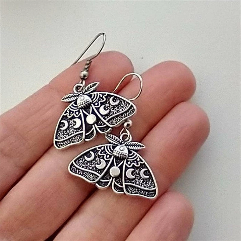 Wholesale Gothic Silver Moth-alloy Earrings with Moon and Sun Pattern Alloy Earrings