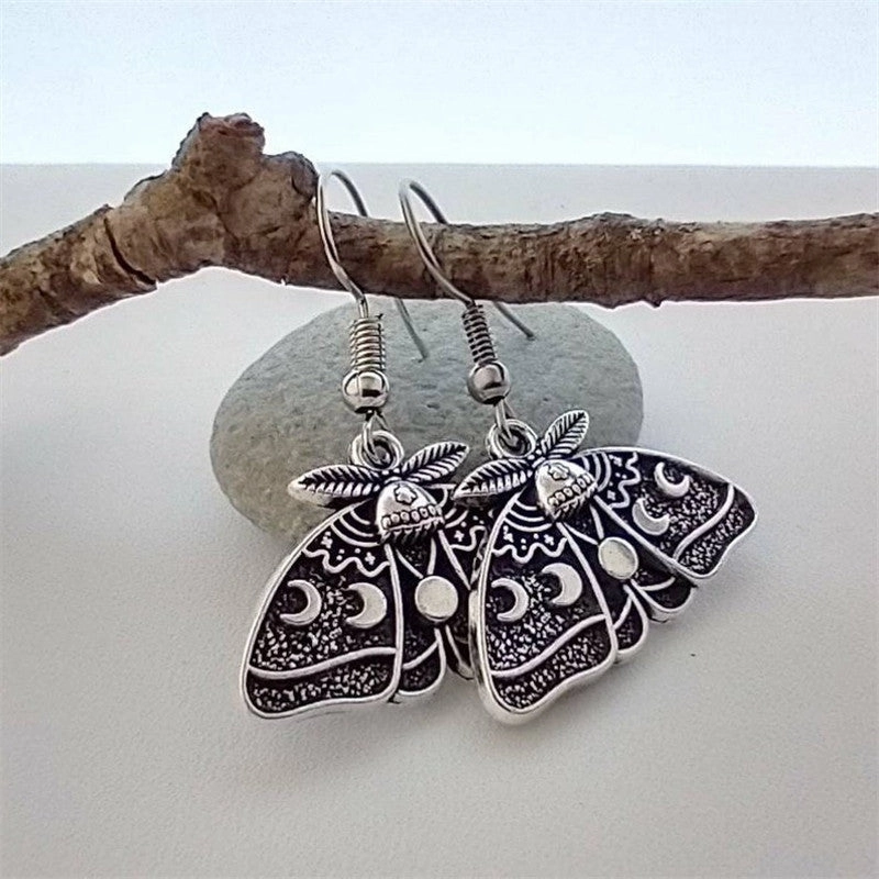 Wholesale Gothic Silver Moth-alloy Earrings with Moon and Sun Pattern Alloy Earrings