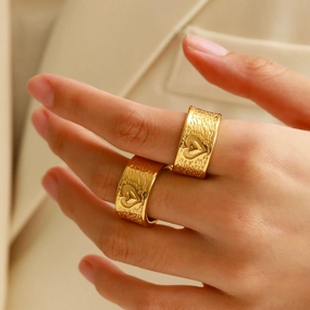 Wholesale Hammered Pattern Love Stainless Steel Ring
