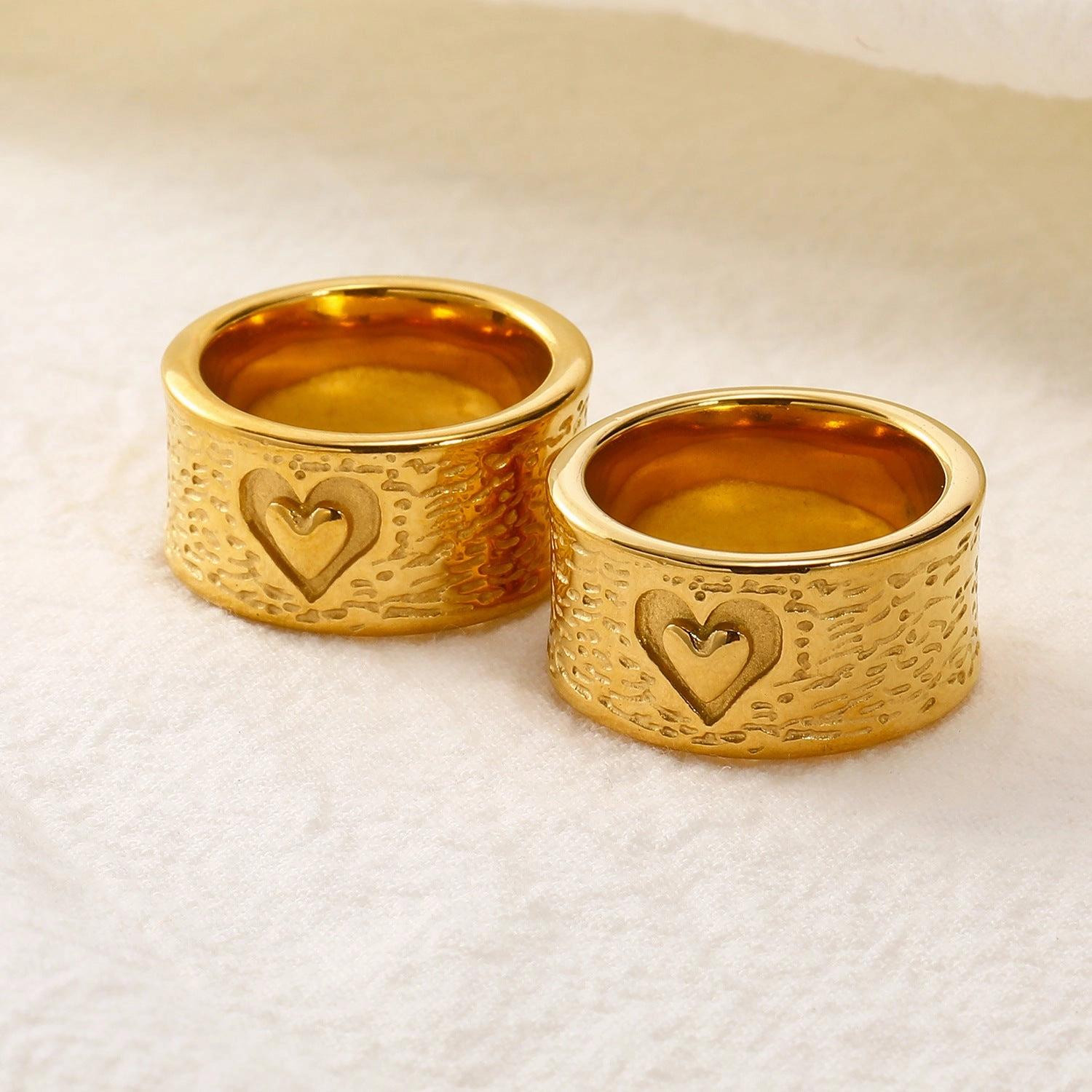 Wholesale Hammered Pattern Love Stainless Steel Ring