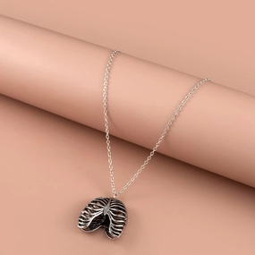 Wholesale Heart Pendant Gothic Clavicle Alloy Necklace