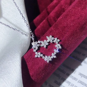 Wholesale Heart Shaped Flowers Inlaid Diamond Zircon Necklaces