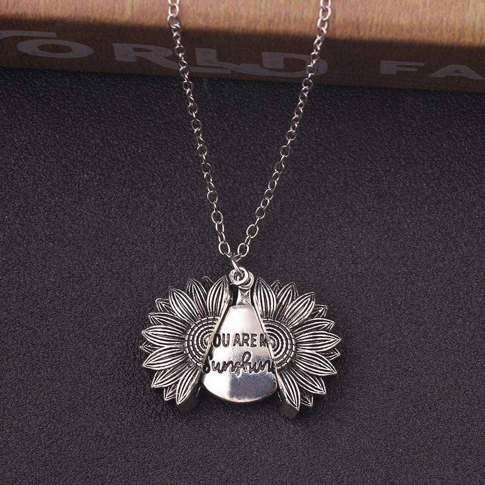 Wholesale Hip Hop Hiphop Maple Leaf Titanium Steel Sweater Chain