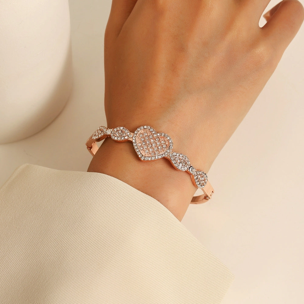 Wholesale Hollow Heart Flower Alloy Bracelet