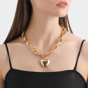 Wholesale Hollow Out Thick O-shaped Chain Large Peach Heart Pendant Alloy Necklace