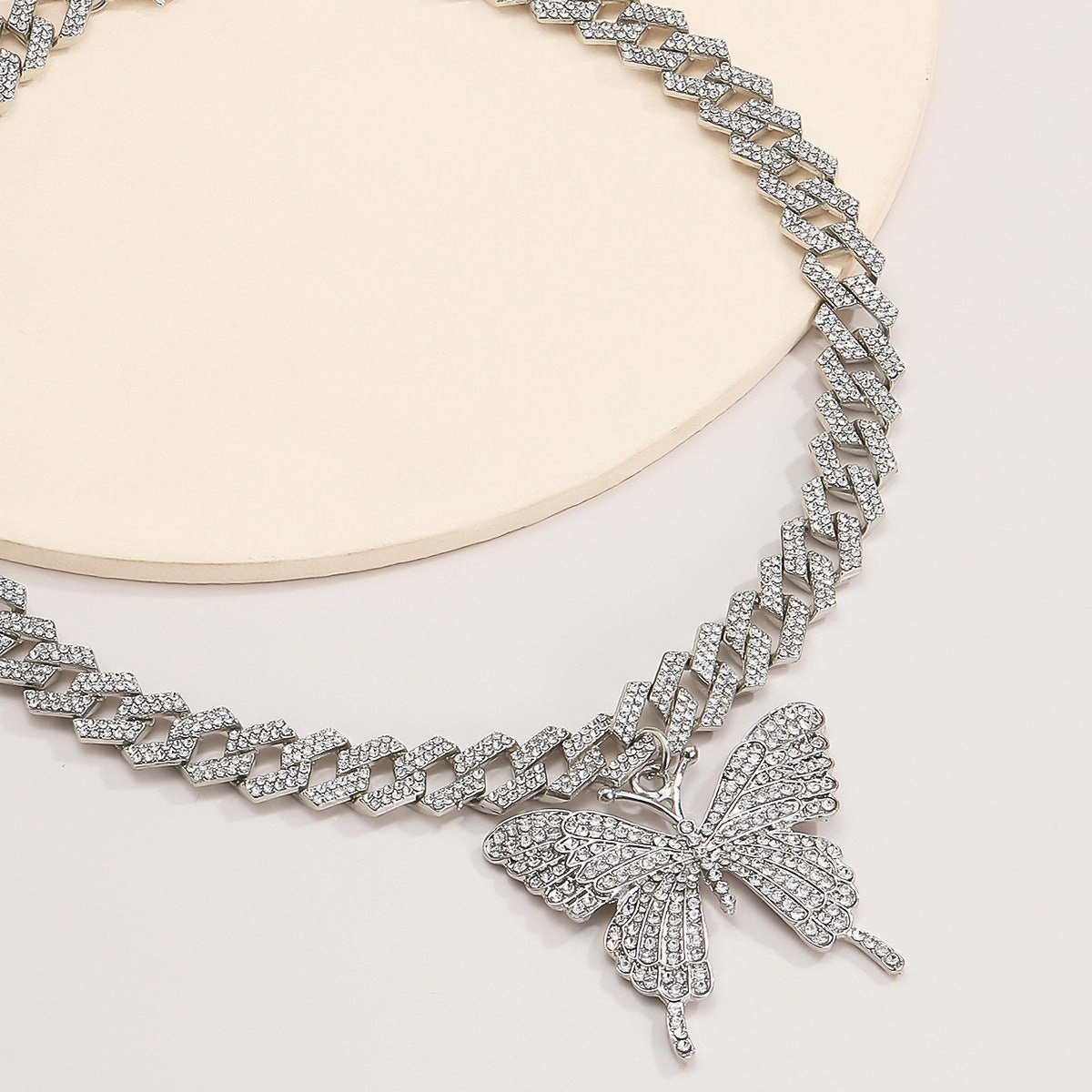 Wholesale Hollow Single Layer Butterfly Alloy Necklace