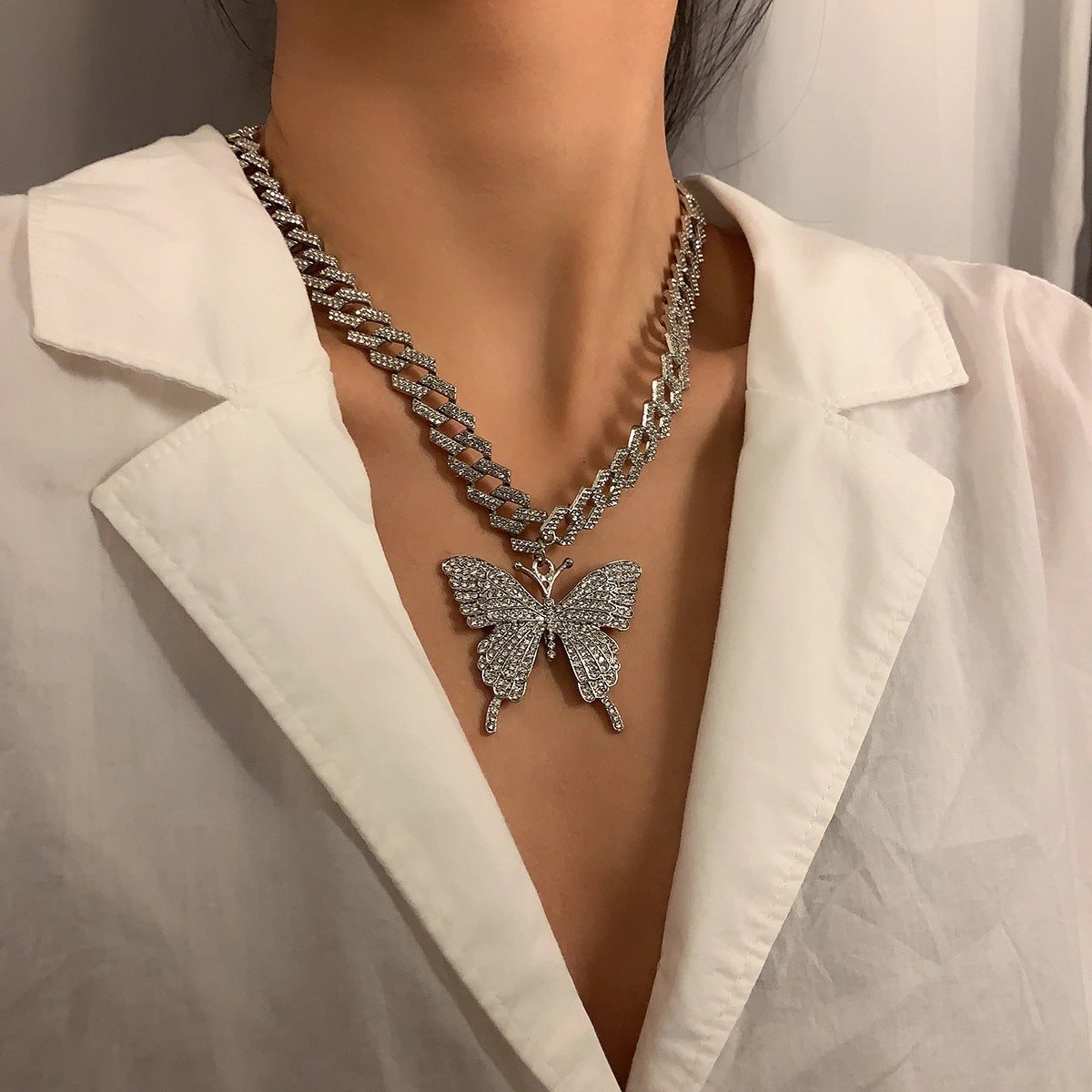 Wholesale Hollow Single Layer Butterfly Alloy Necklace