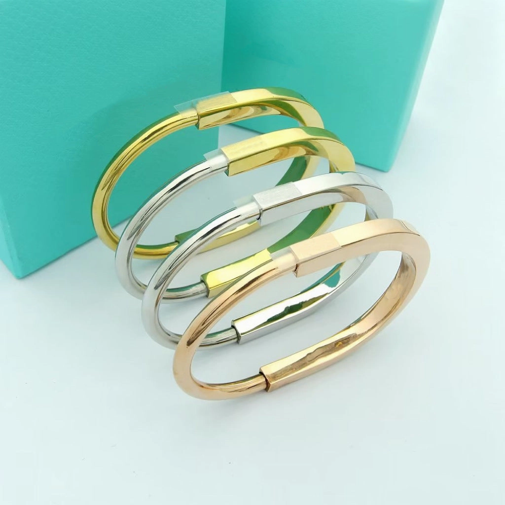 Wholesale Horseshoe Shaped Open Stainless Steel Bracelets