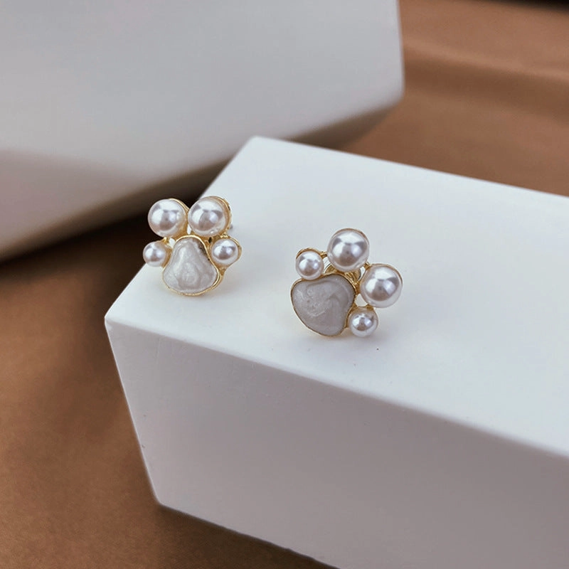 Wholesale Kitten's Claw Pearl Alloy Earrings