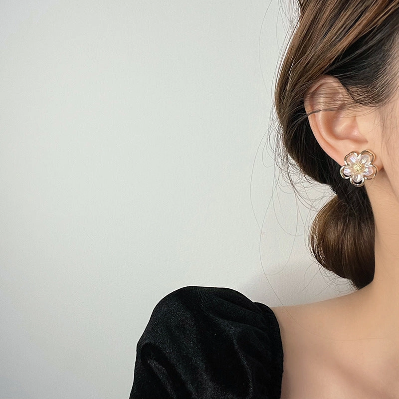 Wholesale Korean Vintage Flowers Resin Earrings