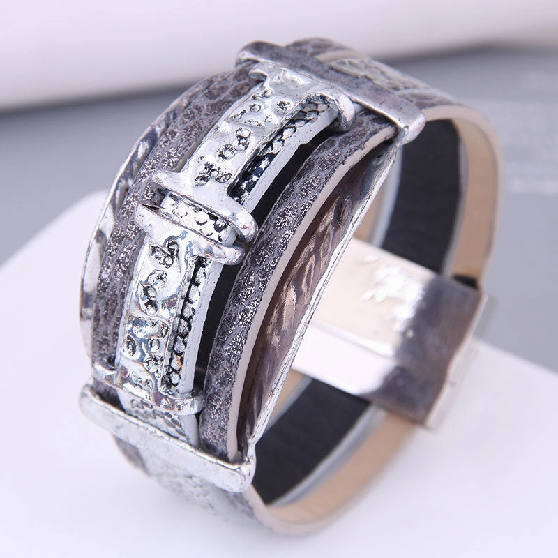 Wholesale Leather Diamond Magnetic Buckle Alloy Bracelet
