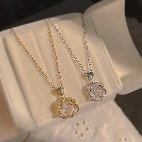 Wholesale Light Luxury Niche Clavicle Beating Star Titanium Steel Necklaces