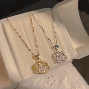 Wholesale Light Luxury Niche Clavicle Beating Star Titanium Steel Necklaces