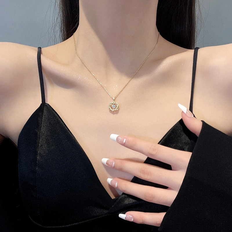 Wholesale Light Luxury Niche Clavicle Beating Star Titanium Steel Necklaces
