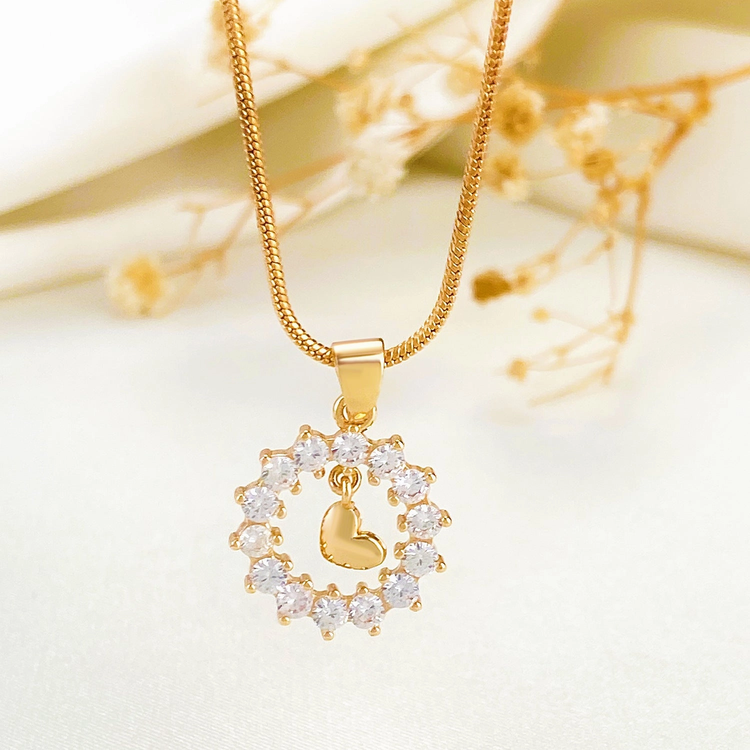 Wholesale Love Hollow Diamond Clavicle Chain Necklace