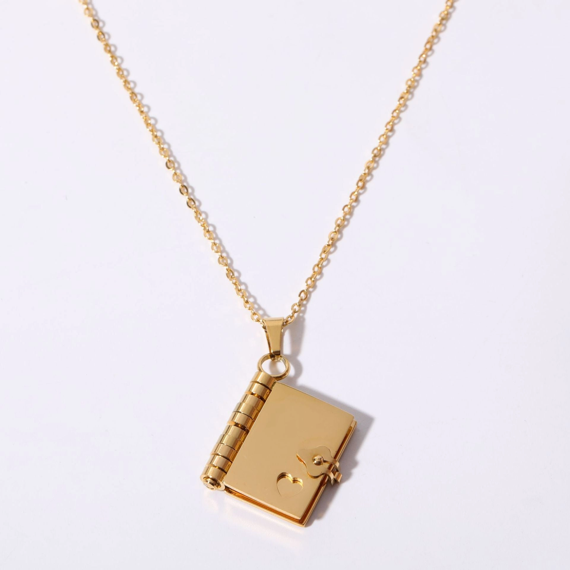 Wholesale Love Opening and Closing Books Stainless Steel Sweater Chain