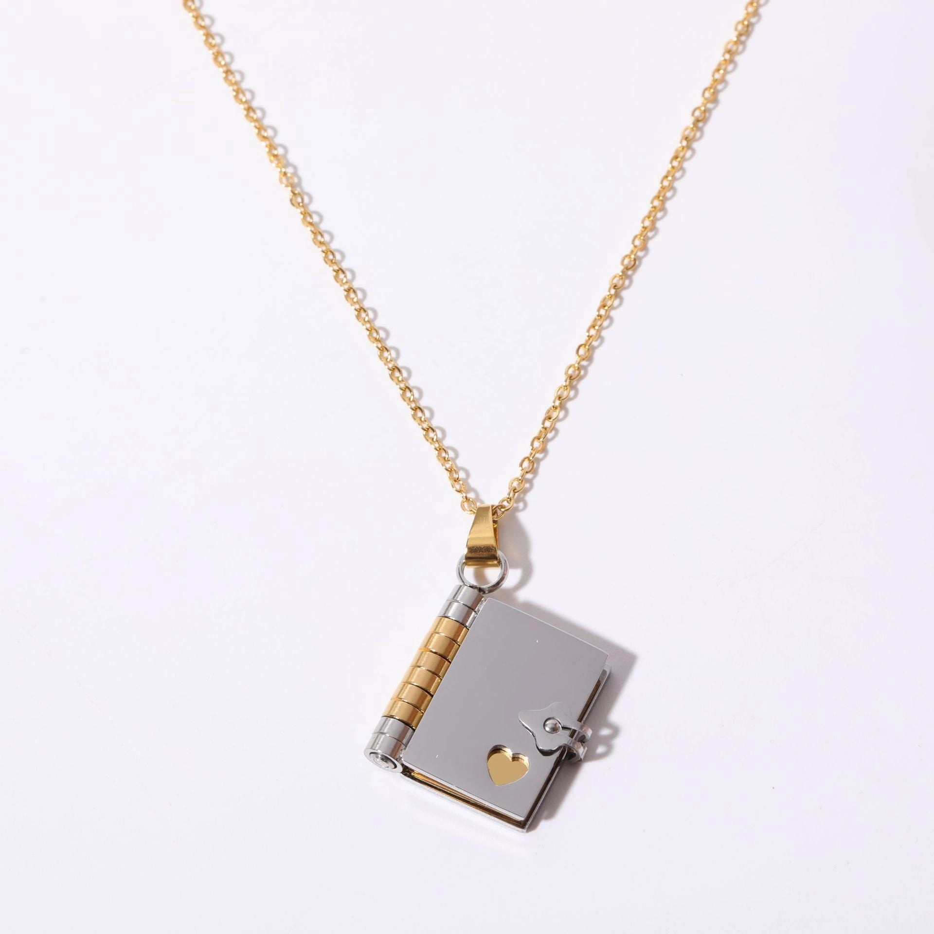 Wholesale Love Opening and Closing Books Stainless Steel Sweater Chain