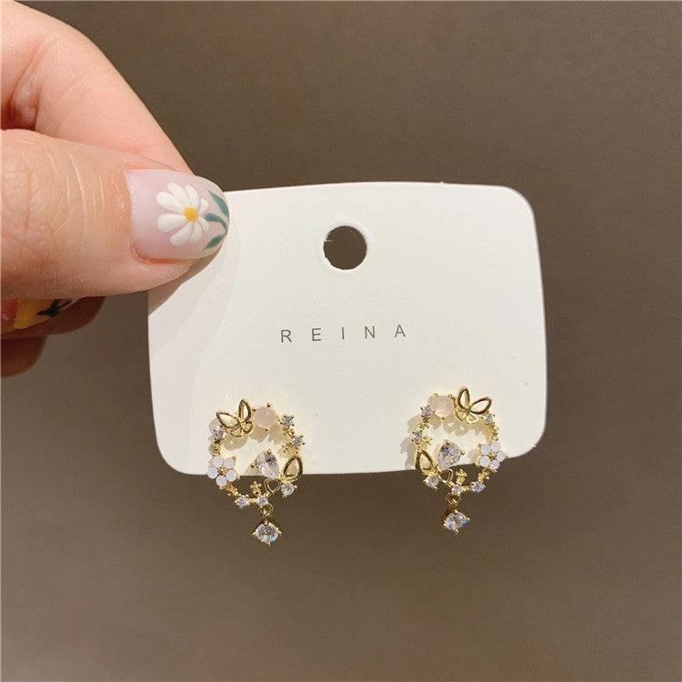 Wholesale Love Pearl Alloy Earrings