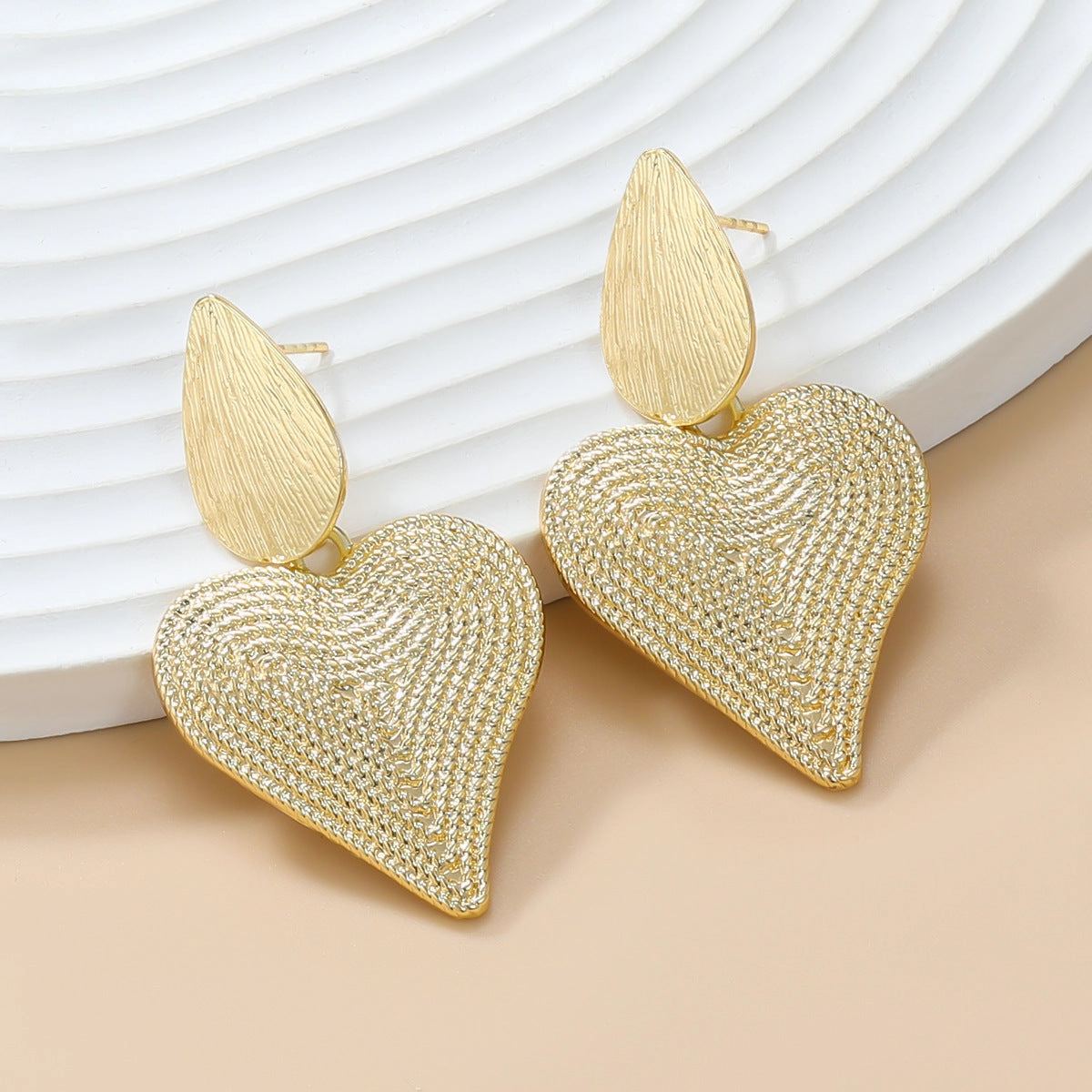 Wholesale Love Shaped Alloy Metal Earrings