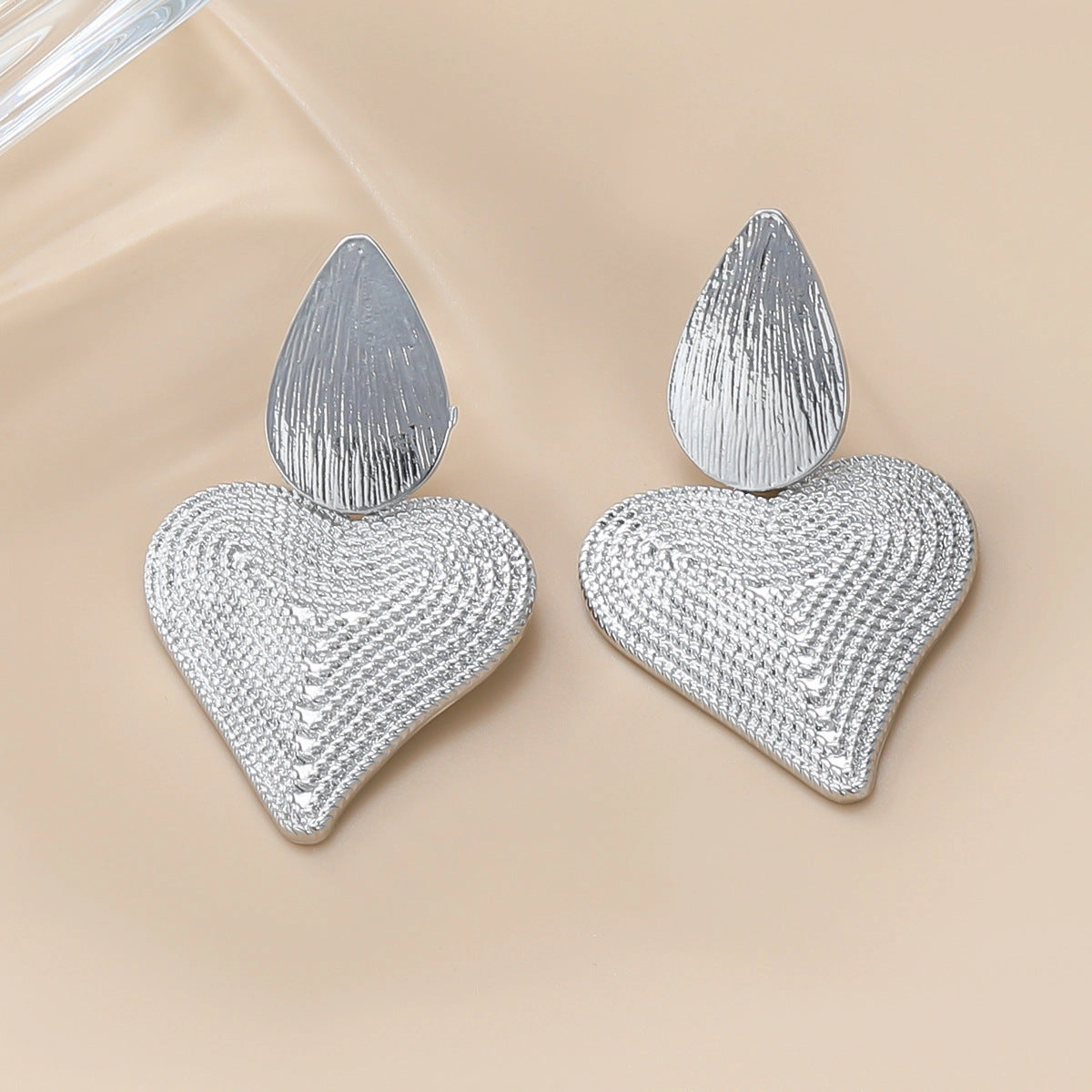 Wholesale Love Shaped Alloy Metal Earrings
