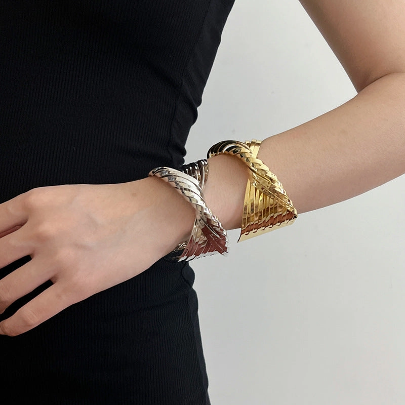 Wholesale metal cross surround opening bracelet retro bracelet
