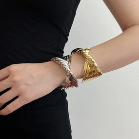 Wholesale metal cross surround opening bracelet retro bracelet