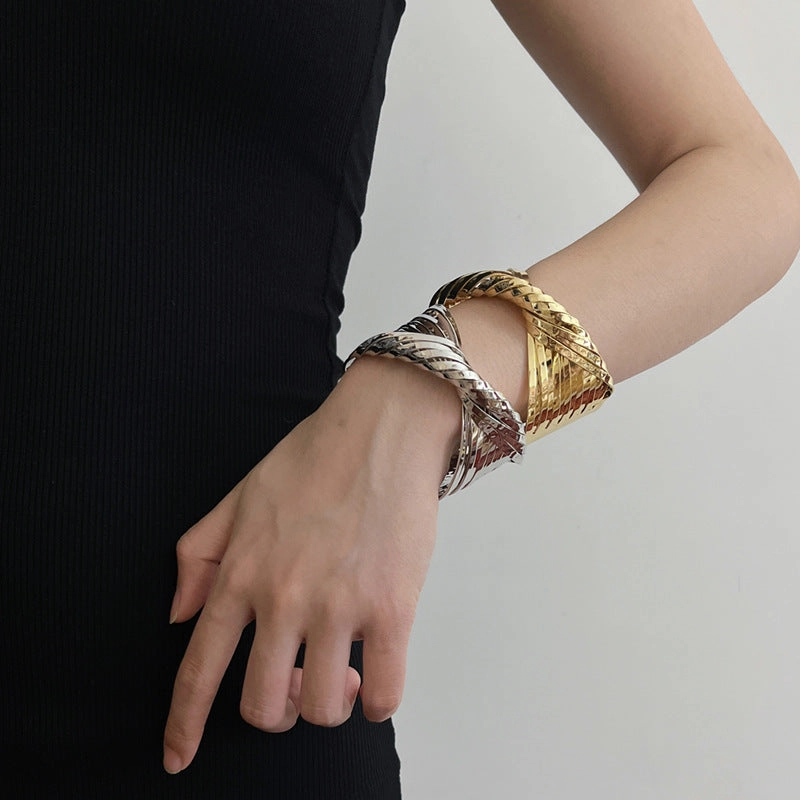 Wholesale metal cross surround opening bracelet retro bracelet