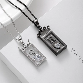 Wholesale Metal Queen Crown Diamond Heart Love Couple Necklace