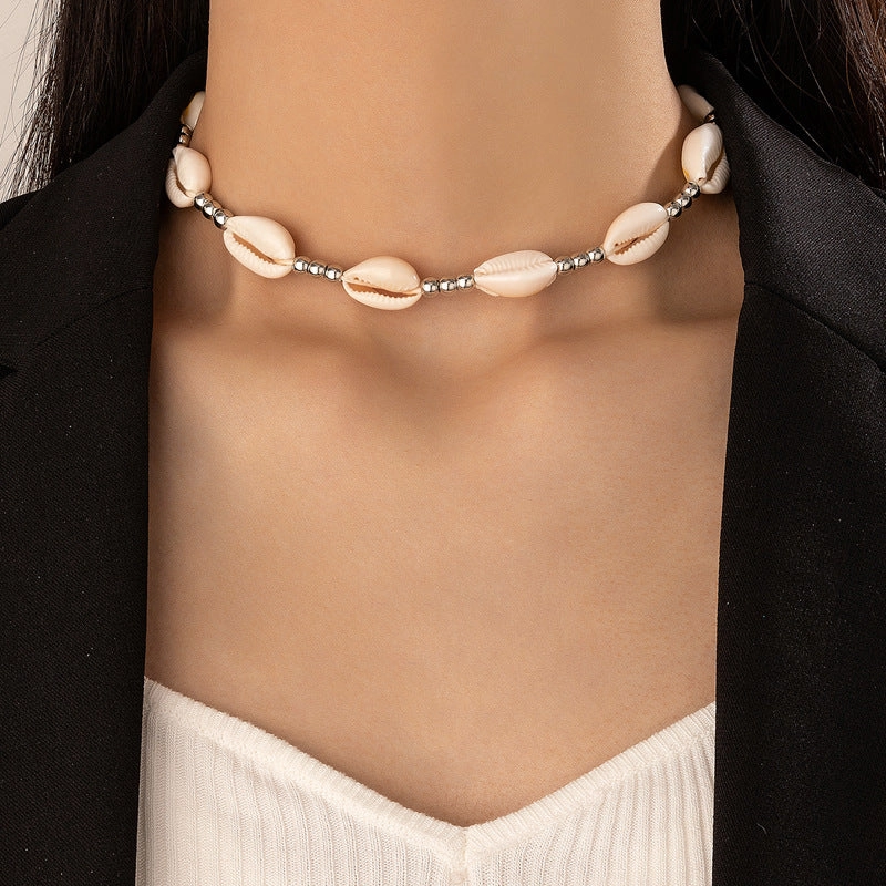 Wholesale Metal Shell Beaded Pendant Single Layer Necklace