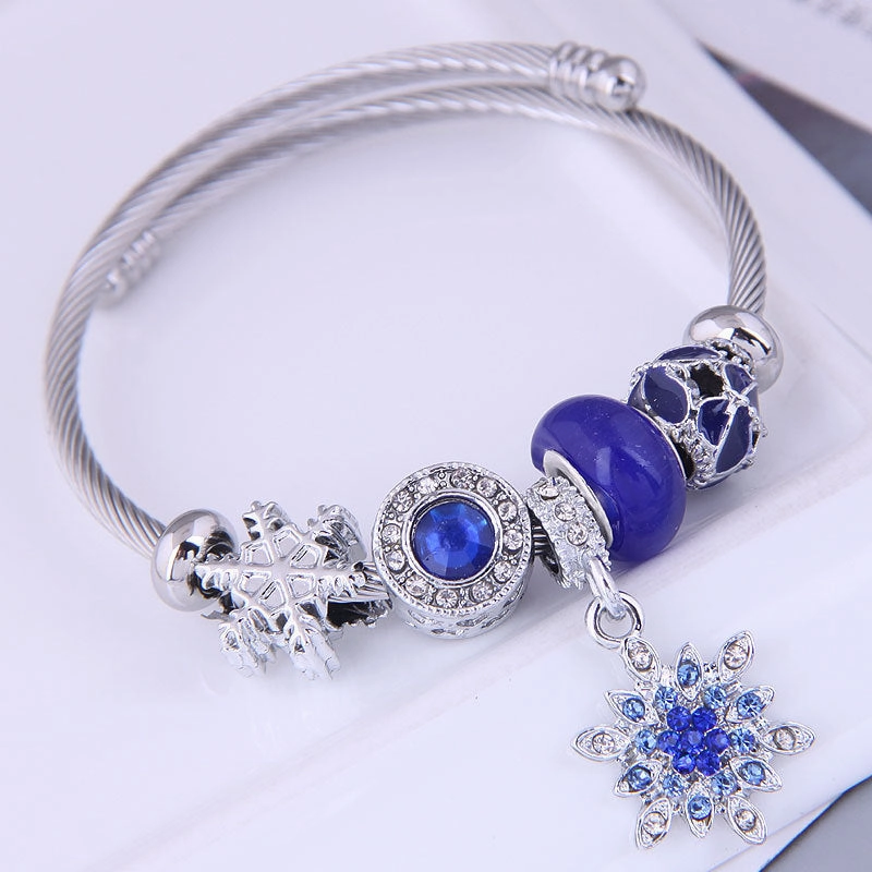 Wholesale Metal Snowflake Pendant Bracelet