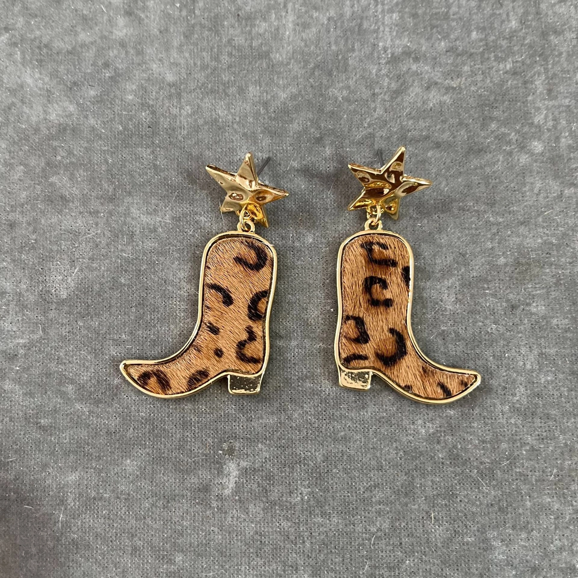 Wholesale Milky Cow Star Alloy Earrings