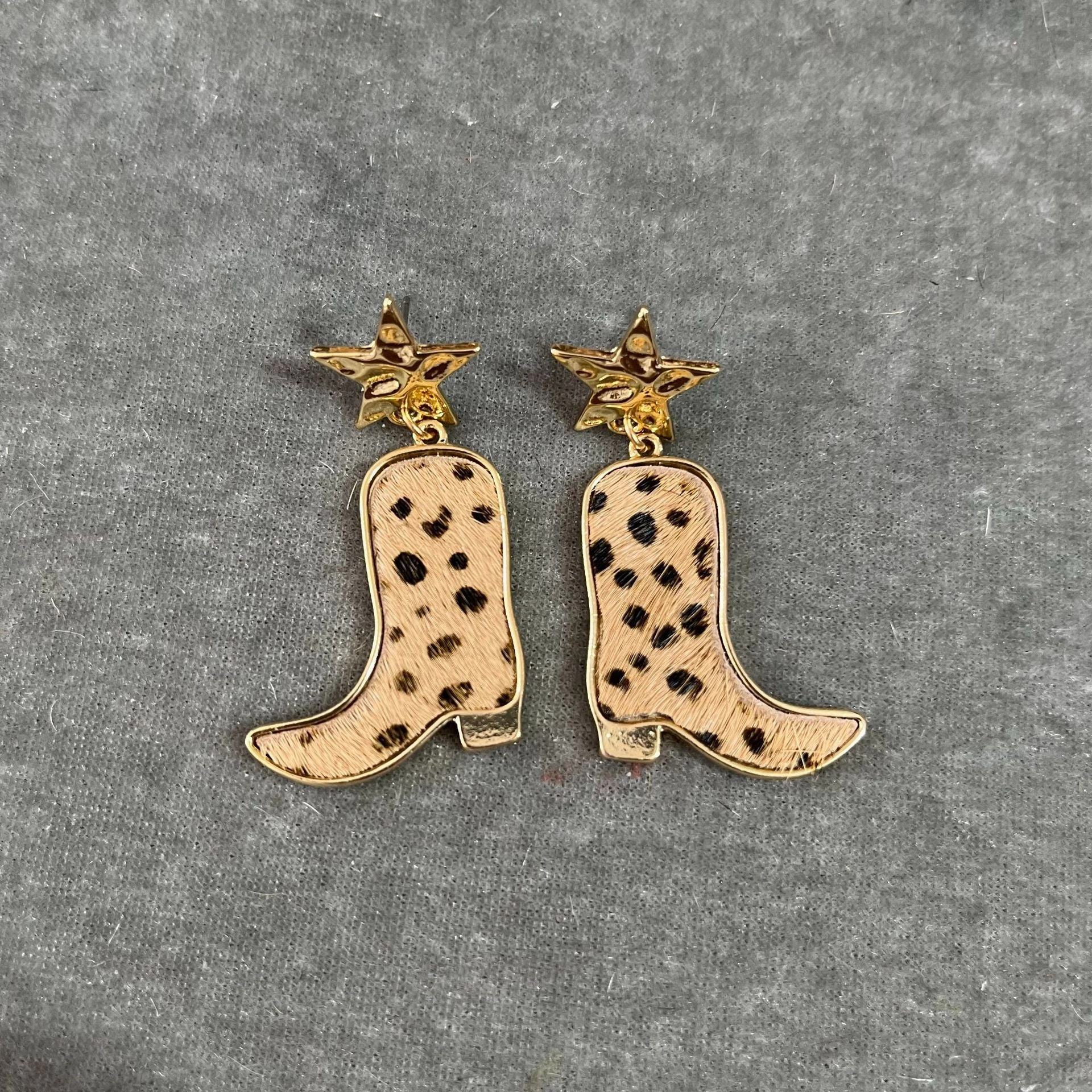 Wholesale Milky Cow Star Alloy Earrings