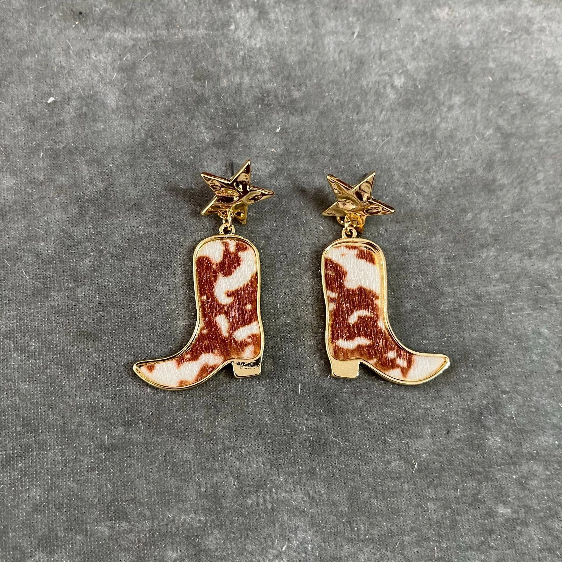 Wholesale Milky Cow Star Alloy Earrings