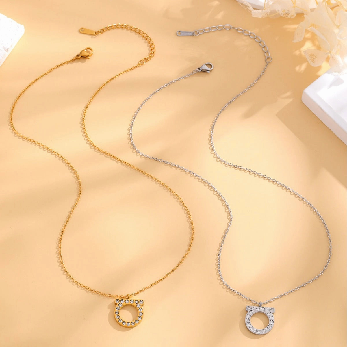 Wholesale Minimalist D-letter Titanium Steel Pendant with Diamond