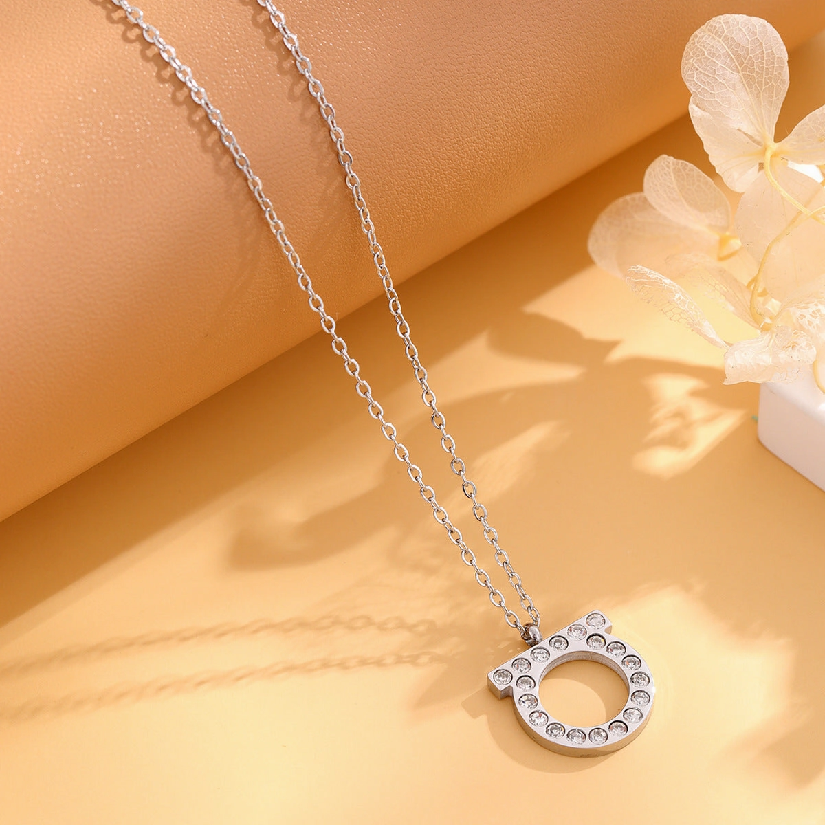 Wholesale Minimalist D-letter Titanium Steel Pendant with Diamond