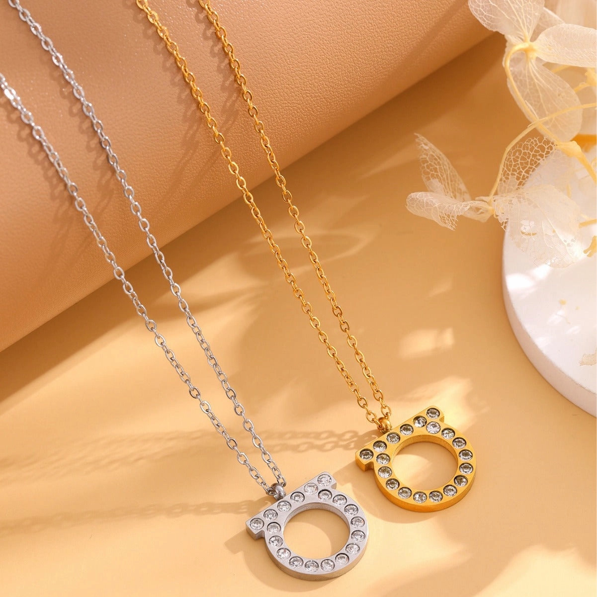 Wholesale Minimalist D-letter Titanium Steel Pendant with Diamond