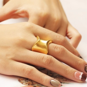Wholesale Modern Concave Curved Titanium Steel Ring for Women 18k Gold Plated Ring