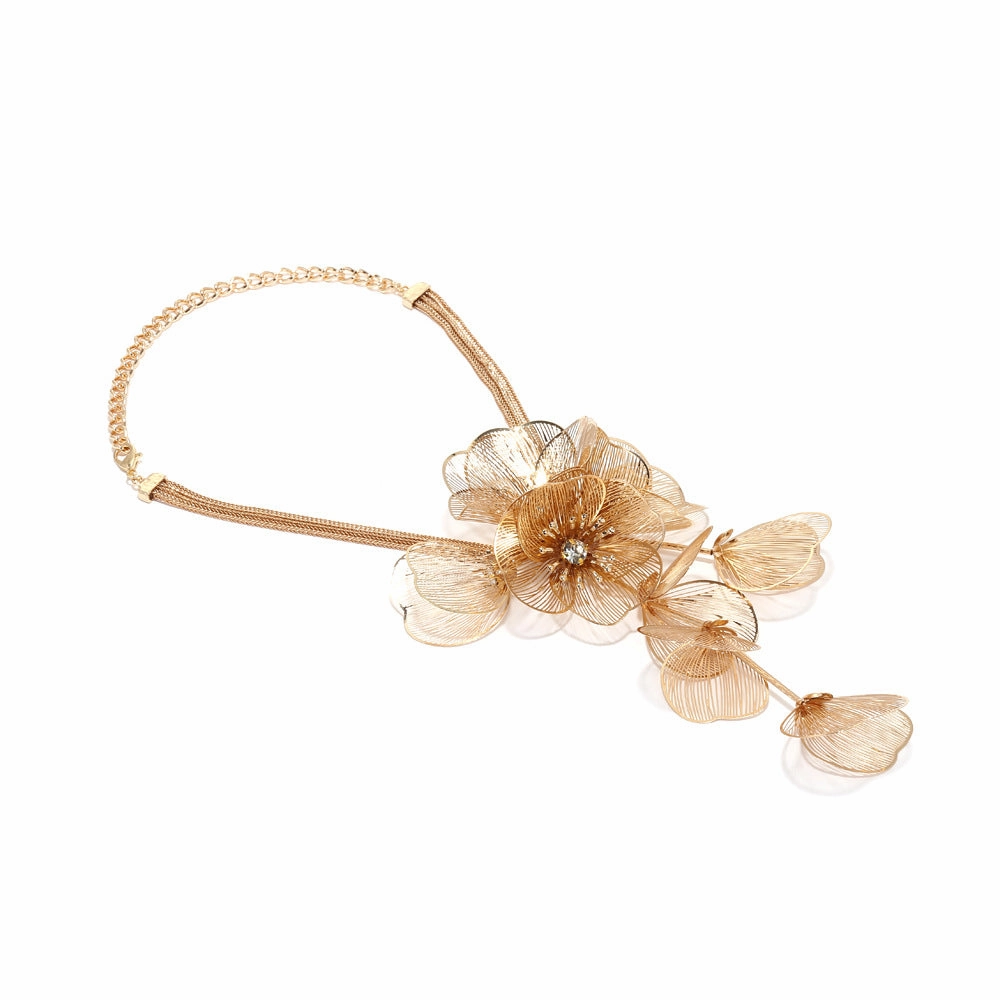 Wholesale Multi-layered Three-dimensional Metal Flower Vintage Necklace