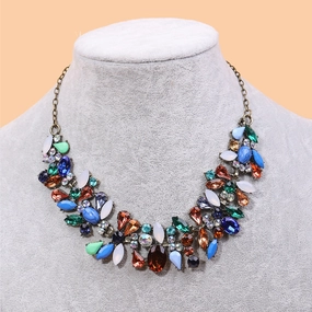 Wholesale Multicolored Petal Gemstone Alloy Necklace