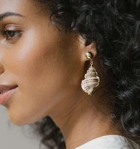 Wholesale Natural Pearl Seashell Conch Earrings
