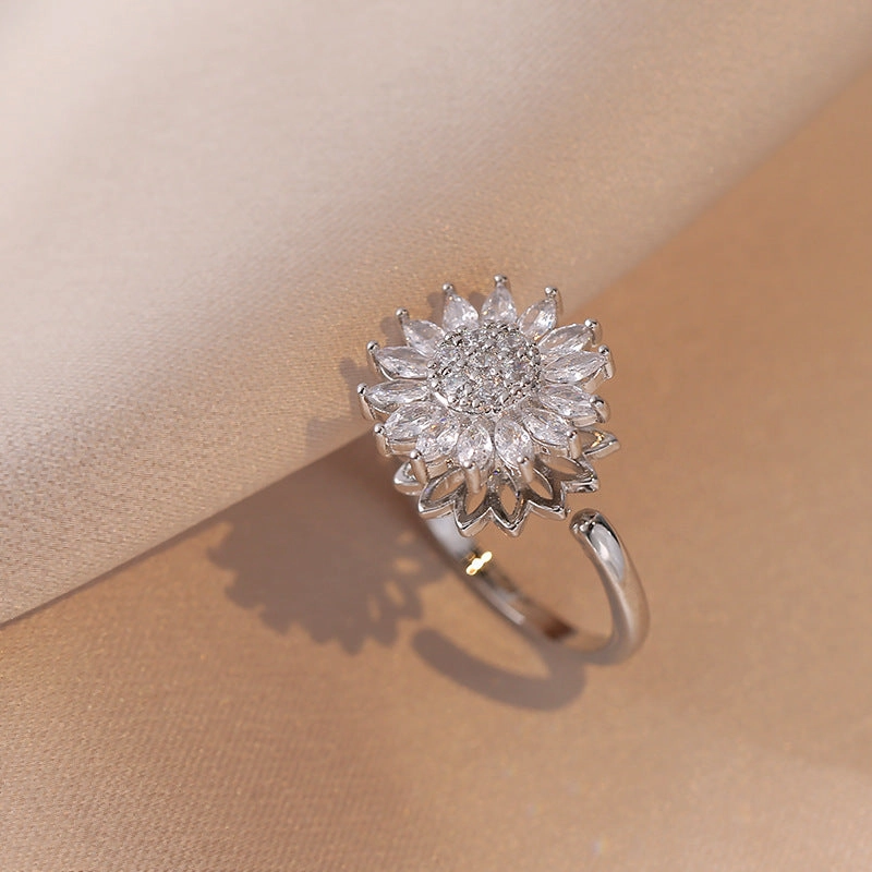 Wholesale New Arrival Diamond-encrusted Sunflower Ins Ring Rotatable Clavicle Chain Jewelry
