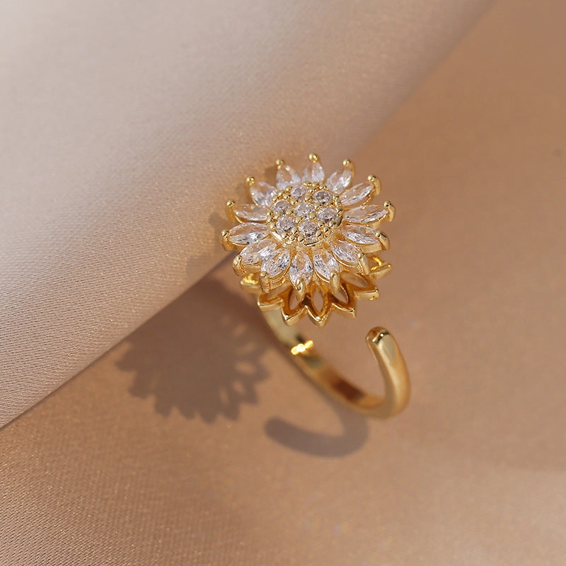 Wholesale New Arrival Diamond-encrusted Sunflower Ins Ring Rotatable Clavicle Chain Jewelry